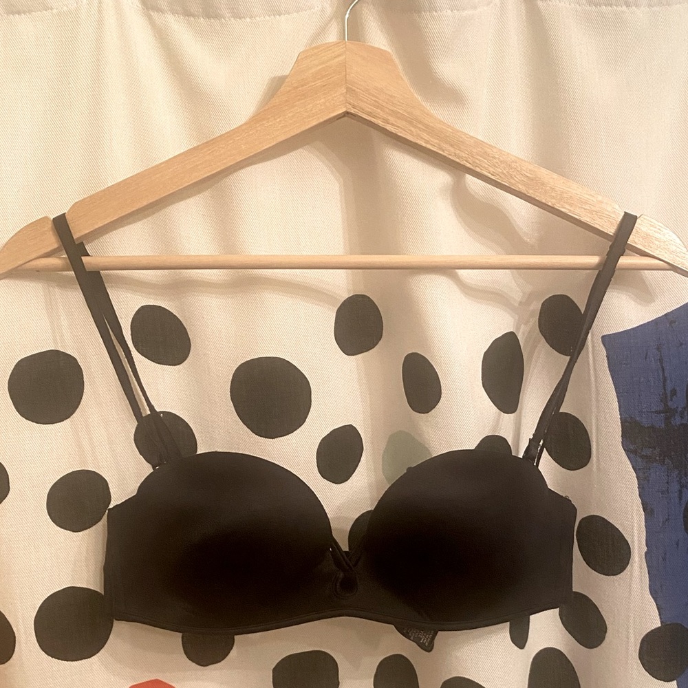 Victoria’s Secret bombshell padded bra